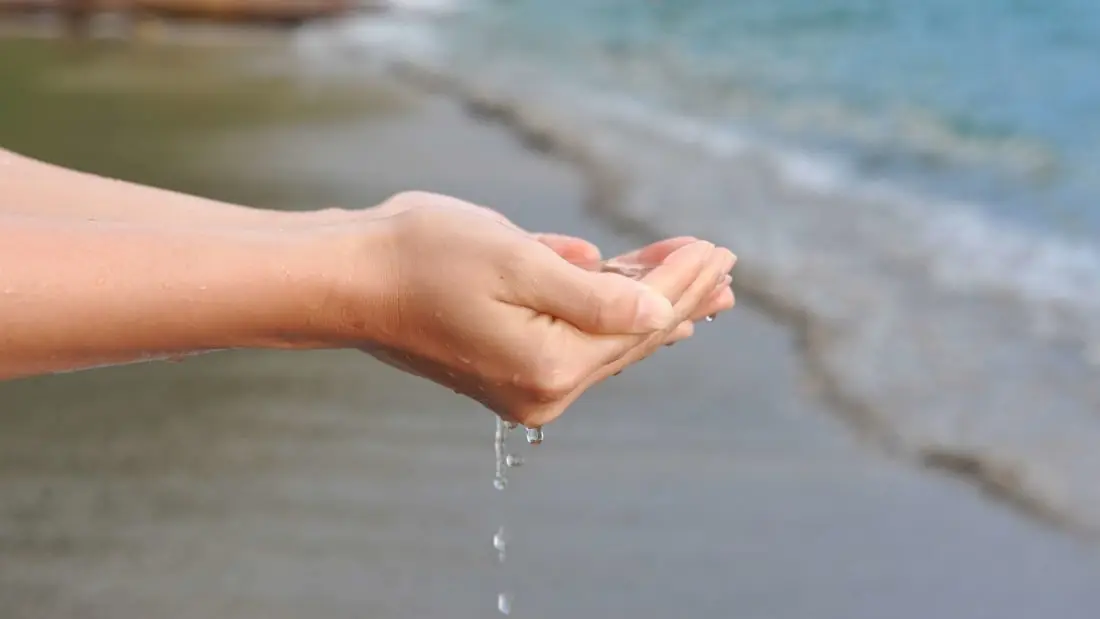 شرب ماء البحر.. هل هو آمن؟