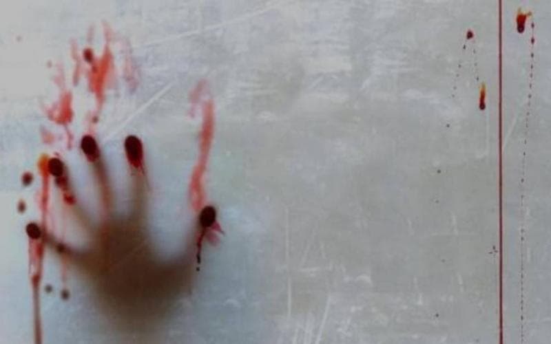 جريمة صدمت الجزائر.. قتل ابنتيه بعد نحر أمهما قبل 15 سنة