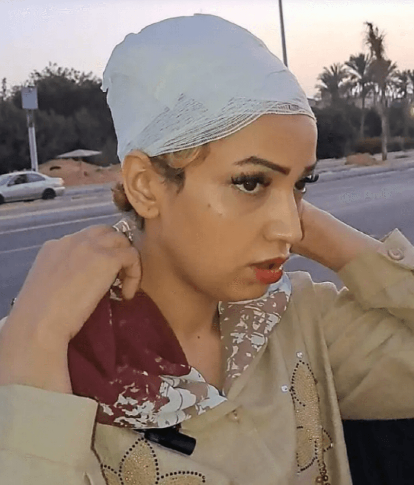 مصر .. حلق شعر زوجته وسط الشارع بسبب تيك توك