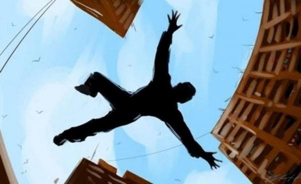 إيطاليا.. حاول الانتحار فسقط فوق مسنة وأنهى حياتها