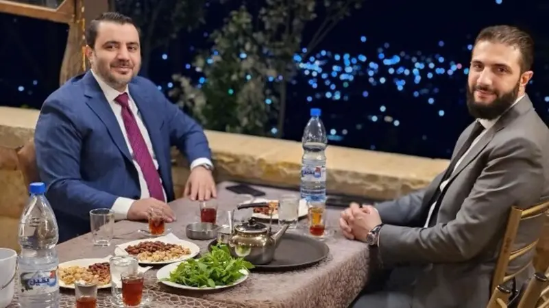 "جلسة هادئة بعد يوم مزدحم".. الشيباني ينشر صورة مع الشرع في بلودان