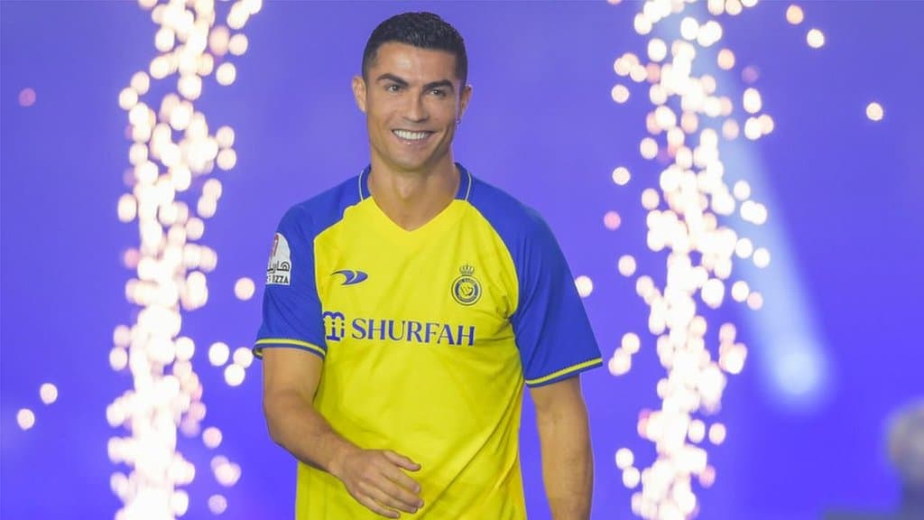 رونالدو "الأربعيني" يجدد عقده مع النصر وتحديد موعد الإعلان