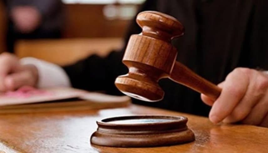 بعد تخفيف حكم بالإعدام.. عائلة مصرية تحتفل أمام المحكمة بالزغاريد