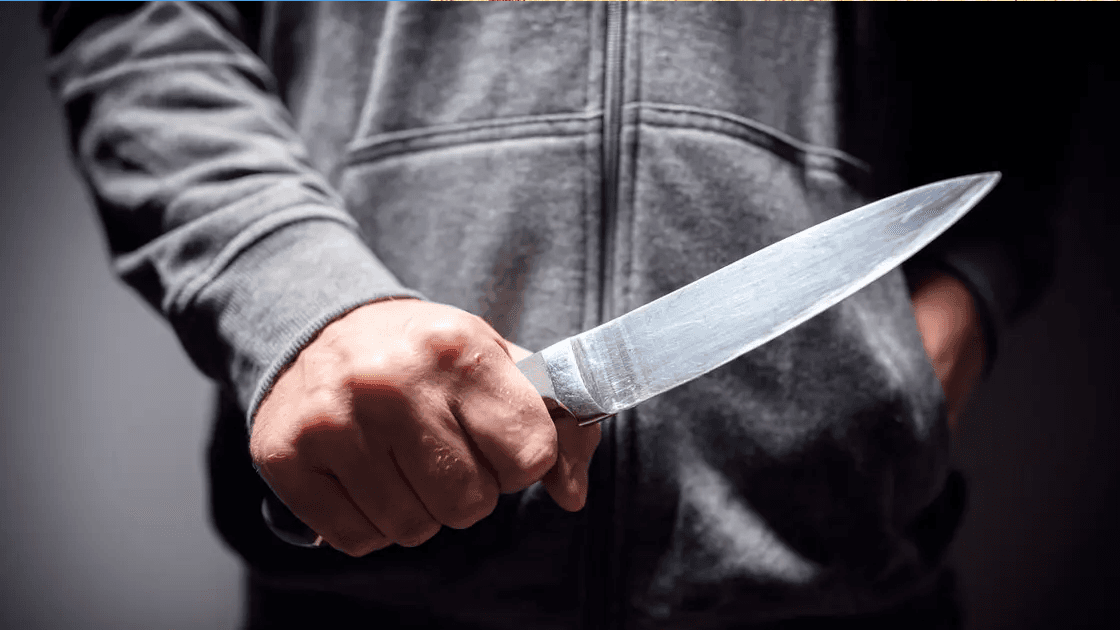 ذبح والديه ثم توجه للمسجد.. الطبيب المصري يعترف ويكشف!
