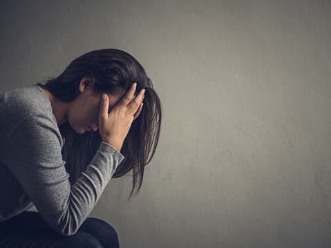 هل تعاني من اكتئاب مفاجئ هذه الفترة؟.. أعرف السر وراء ذلك