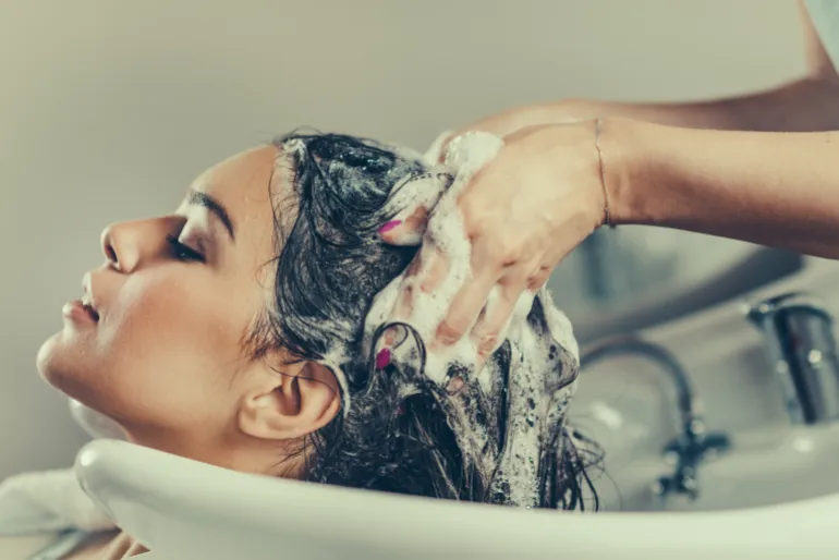 5 نصائح للعناية بالشعر الخفيف واختيار التسريحة المناسبة