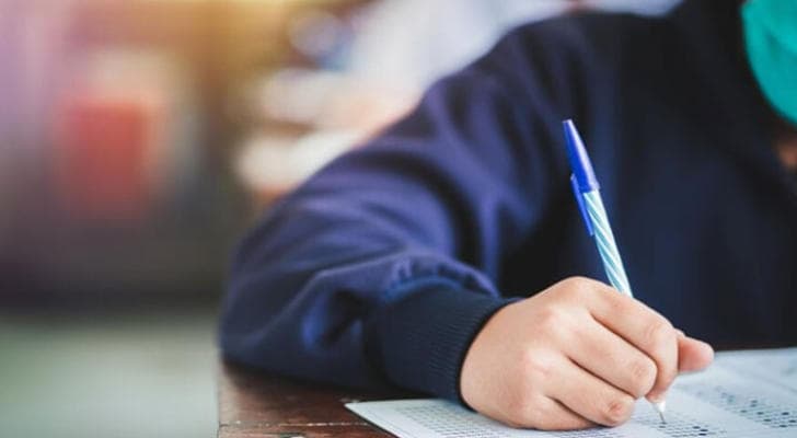 طالبة توجيهي تفارق الحياة بعد تقديم أول امتحان..