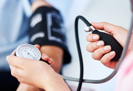 نصائح لمرضى ارتفاع ضغط الدم في الطقس الحار