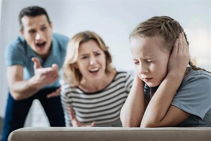 كيف يؤثر صراخك المستمر في وجه طفلك على مستوى الهرمونات في جسمه؟