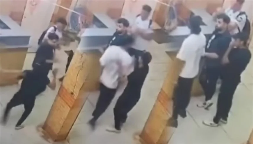مصر.. نجا بأعجوبة من محاولة ذبح داخل مركز دروس خصوصية