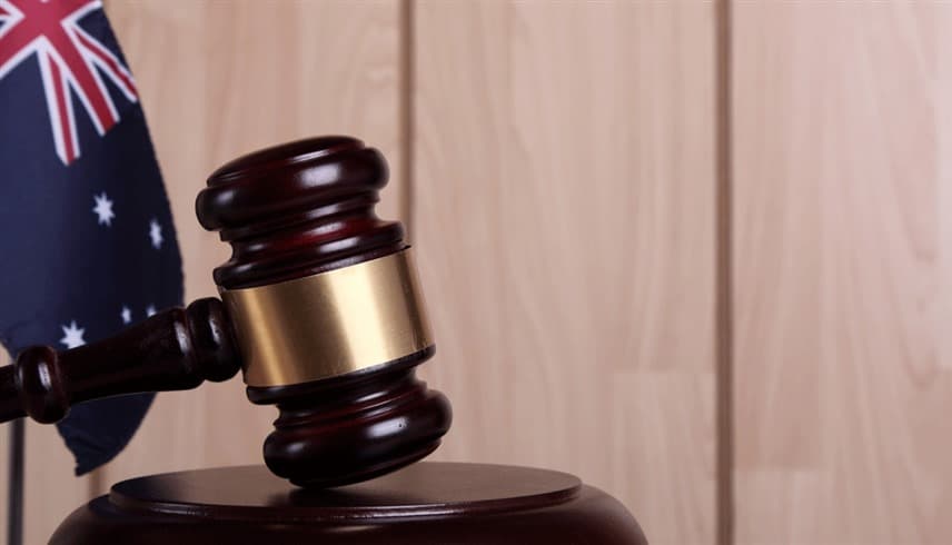 أب وأم يجوّعان ابنتهما لإبقائها صغيرة إلى الأبد