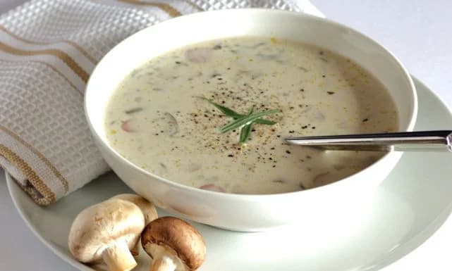 طريقة تحضير شوربة المشروم بالكريمة