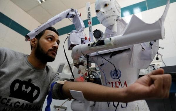 روبوتات مجهرية لعلاج مرض التهاب الأمعاء