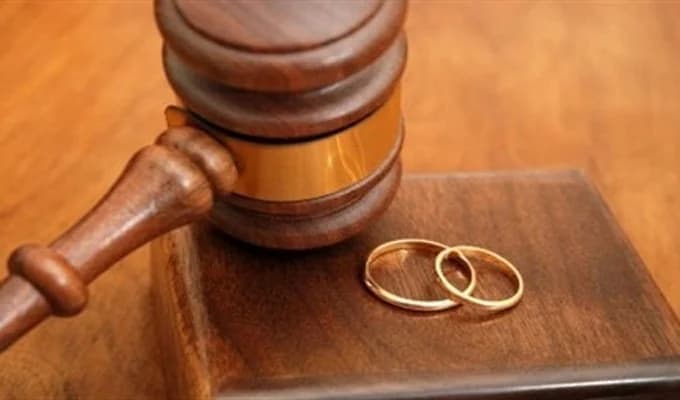 مشروع طلاق خارج المحاكم يُشعل الجدل في تونس