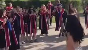 تركيا.. راقصة شرقية في الحرم الجامعي بحفل تخرج يثير ضجة