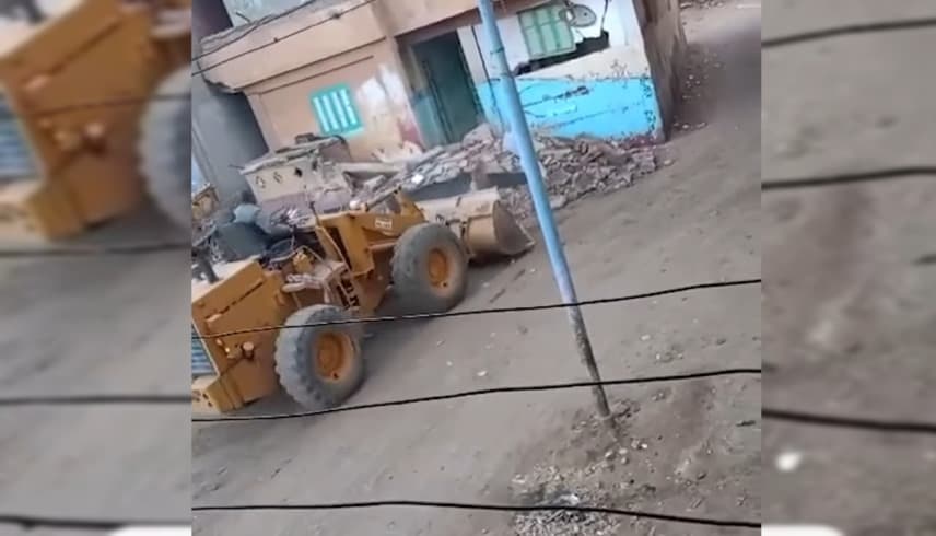 بسبب الميراث.. مصري يهدم منزل شقيقه أثناء الإفطار