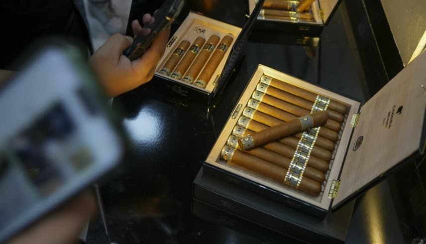 في مزاد علني كوبي.. بيع مرطب سيجار فاخر بـ4.77 ملايين دولار
