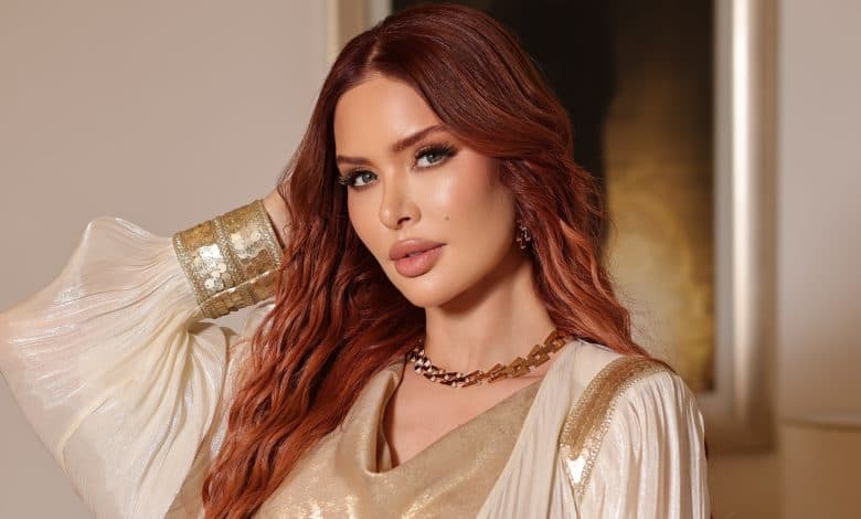عائشة عثمان تغني للإمارات