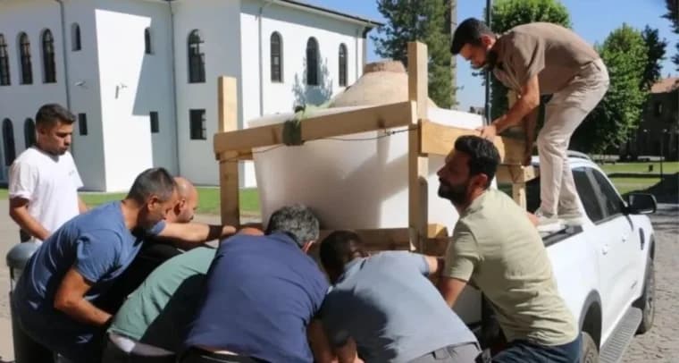 تركيا.. مسن يفاجئ السلطات بكنز أثري يعود تاريخه إلى ثمانية آلاف سنة