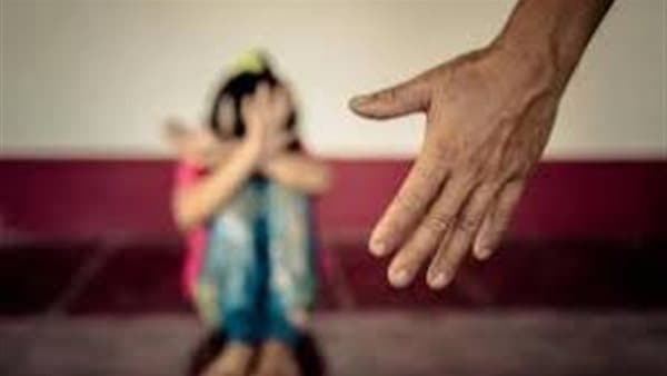 العراق.. طفلة تُعذّب وتموت عطشاً على يد والدها