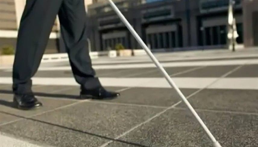 ممثل محترف تظاهر بالعمى لمدة 50 عاماً وجمع ثروة طائلة