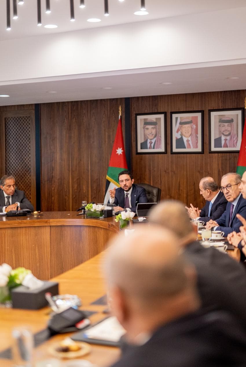ولي العهد يترأس جلسة مجلس الوزراء ويؤكد: اولويتنا تحسين معيشة المواطنين ومواصلة مسيرة التطوير