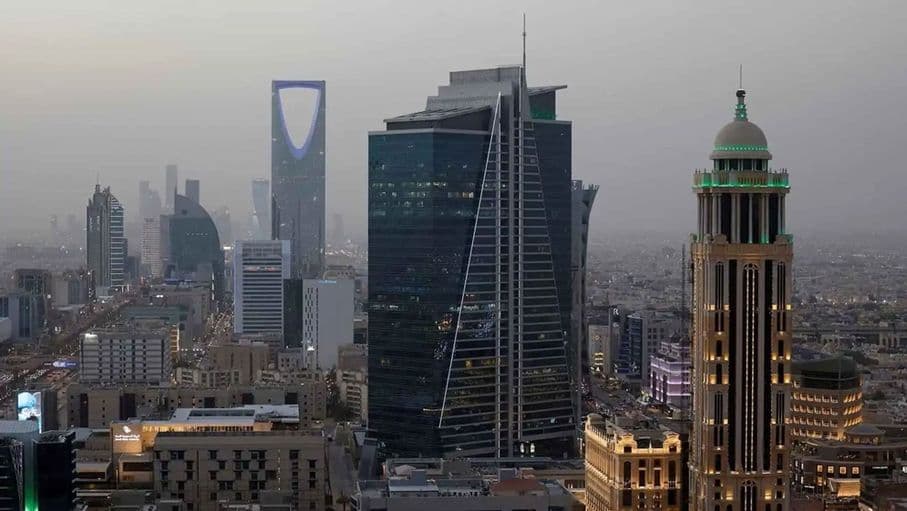 اعتراض وتدمير صاروخ باليستي أطلقه الحوثيون شمال الرياض