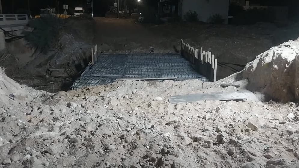 منطقة الرامة .. الأشغال تباشر إنشاء طريق فرعي مؤقت لخدمة الحركة المحلية